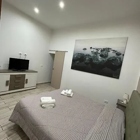 Lucia's Bed & Breakfast *